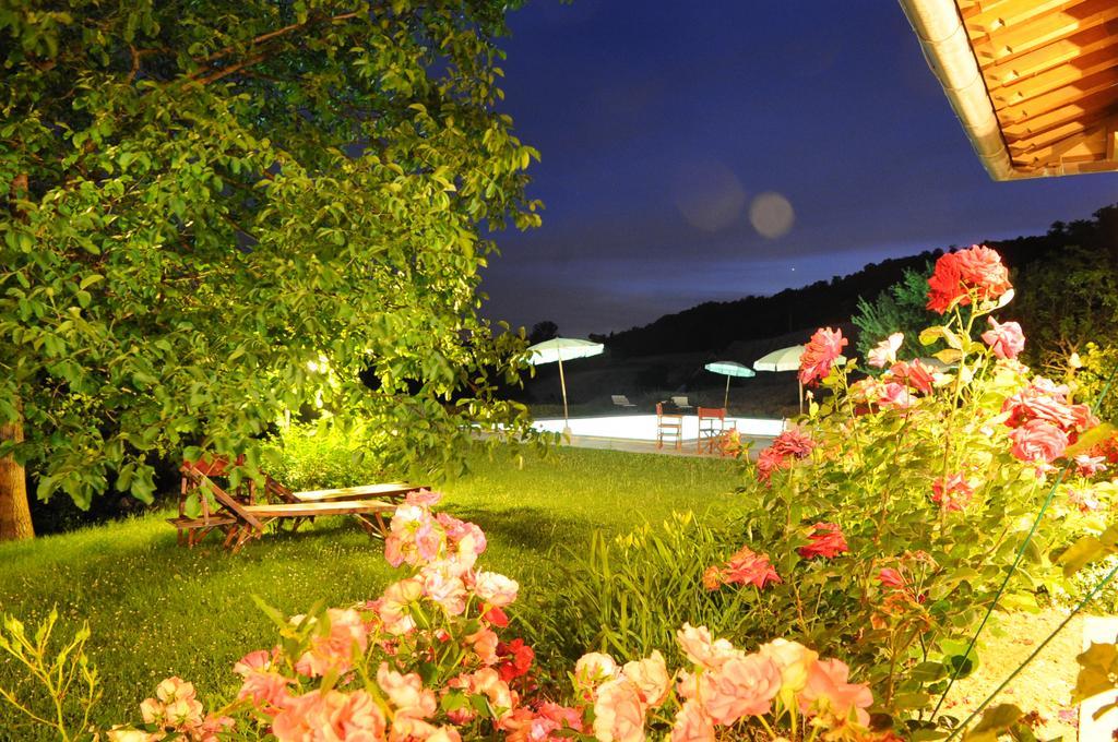Agriturismo La Rosa Tea Villa Urbania Luaran gambar