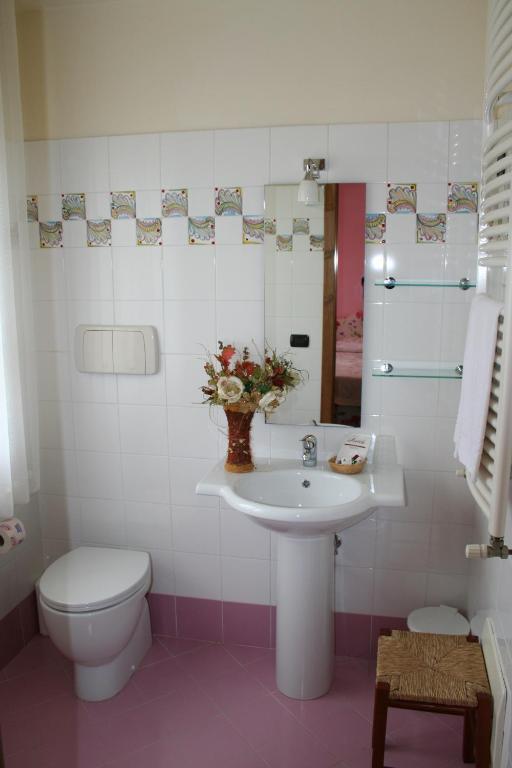 Agriturismo La Rosa Tea Villa Urbania Bilik gambar