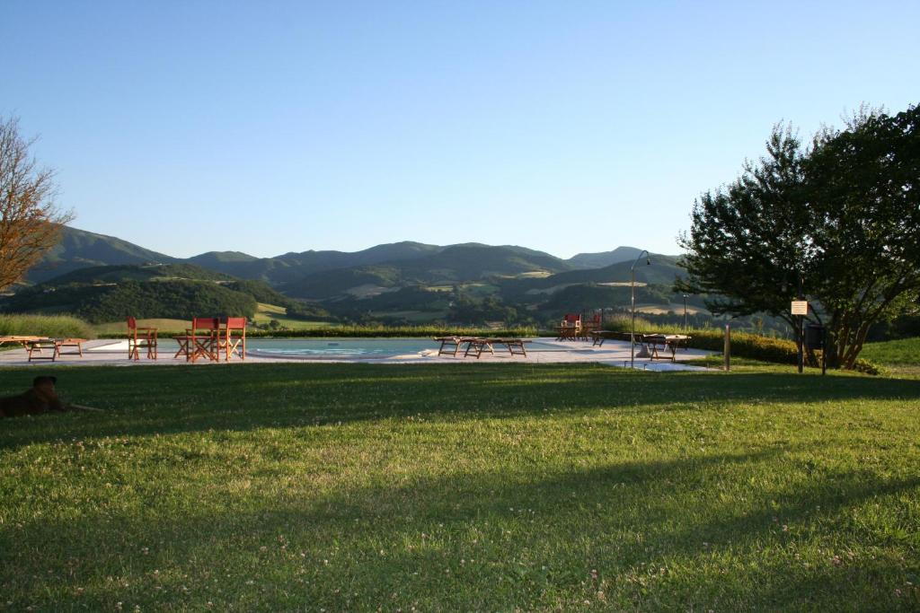 Agriturismo La Rosa Tea Villa Urbania Luaran gambar
