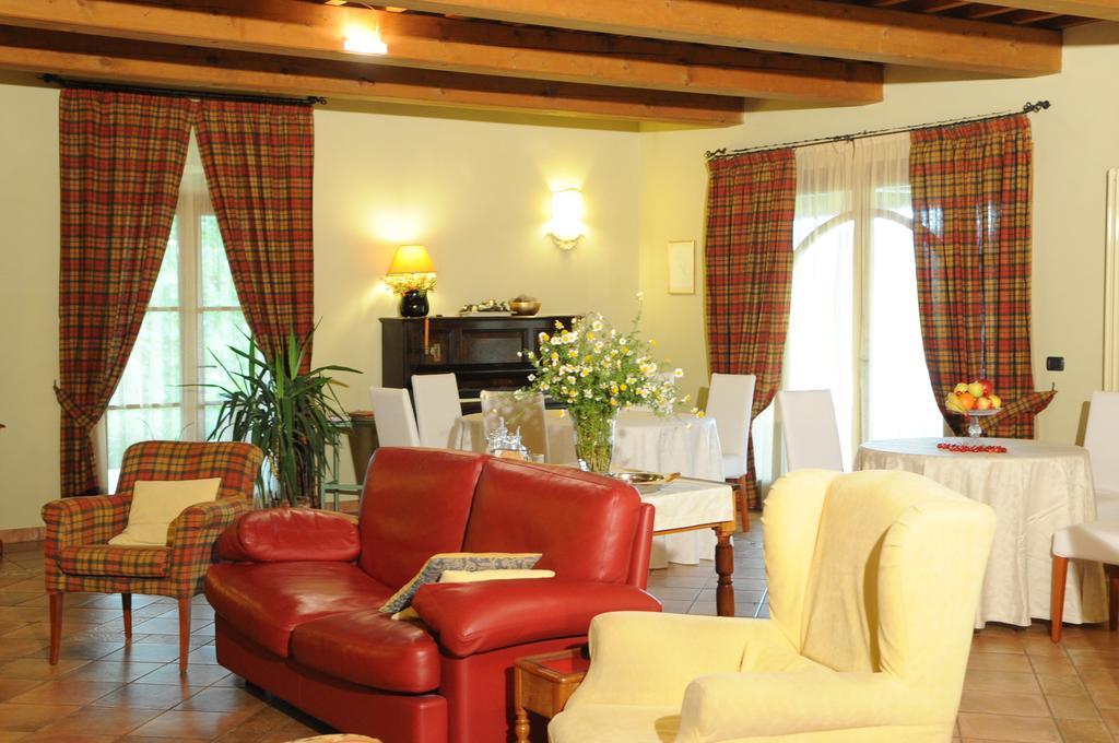 Agriturismo La Rosa Tea Villa Urbania Luaran gambar