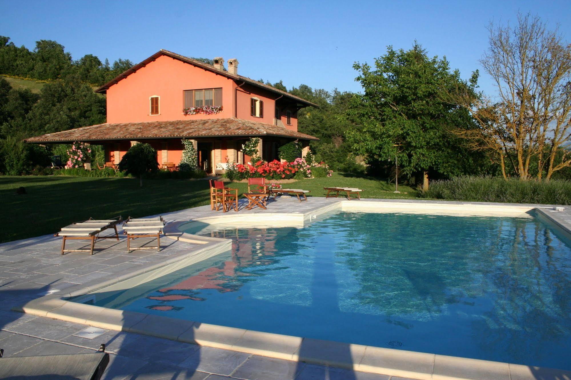 Agriturismo La Rosa Tea Villa Urbania Luaran gambar